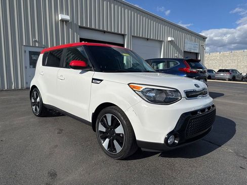 Used 2016 Kia Soul + w/ Designer's Package FWD image 2