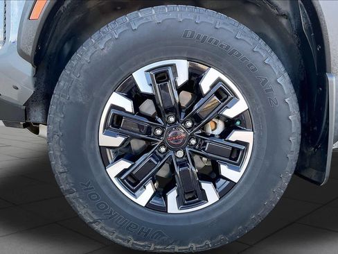 Used 2023 Nissan Frontier PRO-4X w/ Technology Package AWD/4WD image 10