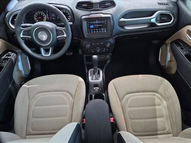 Used 2018 Jeep Renegade Latitude FWD image 16