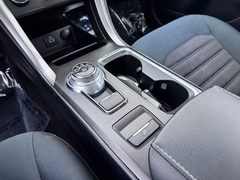 Used 2017 Ford Fusion SE image 25