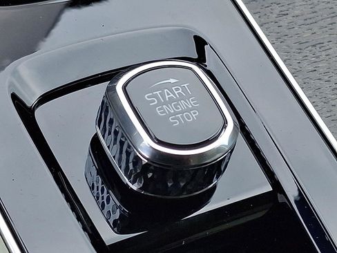 New 2025 Volvo XC90 B6 Ultra w/ Lounge Package image 15