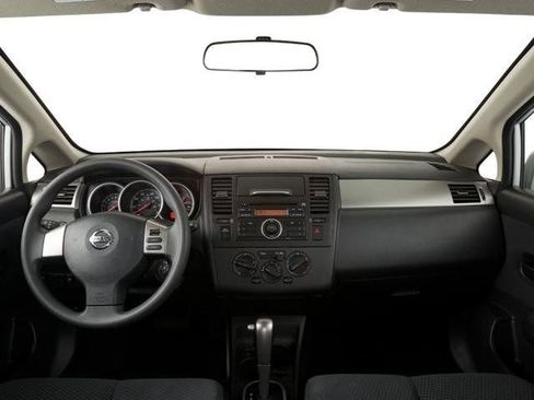 Used 2011 Nissan Versa 1.8 S w/ Plus Pkg image 9