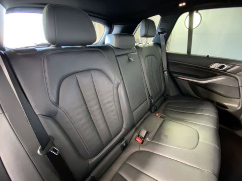 Used 2022 BMW X5 sDrive40i w/ M Sport Package image 31