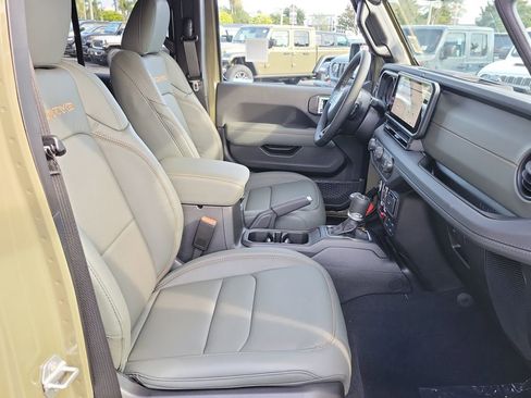 New 2026 Jeep Gladiator Mojave image 14