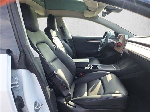 Used 2022 Tesla Model 3 image 17