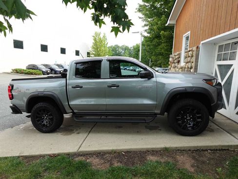 Used 2024 Chevrolet Colorado Trail Boss w/ Advanced Trailering Package AWD/4WD image 8