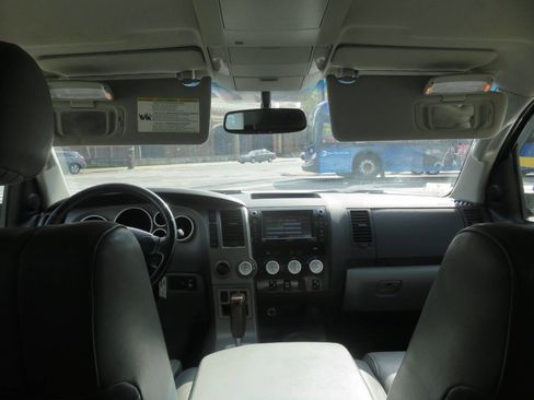 Used 2010 Toyota Tundra Limited image 14