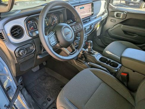 New 2025 Jeep Gladiator Sport image 11