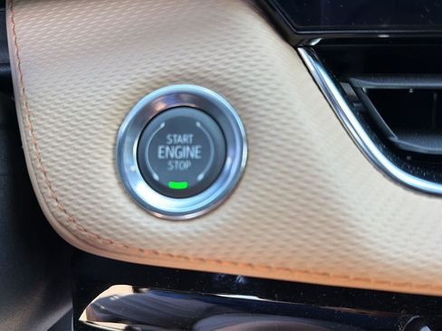 Used 2026 Chevrolet Equinox ACTIV w/ Convenience Package III image 13