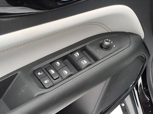 New 2026 Jeep Compass Limited AWD/4WD image 19
