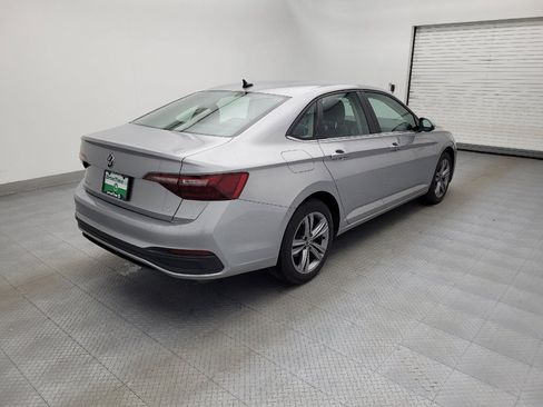 Used 2024 Volkswagen Jetta SE image 9