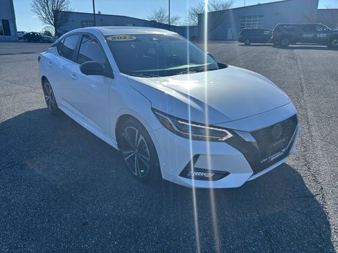 Used 2022 Nissan Sentra SR w/ Trunk Package image 3