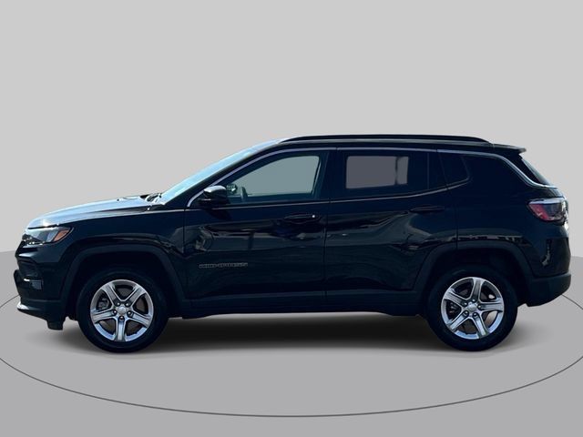 Used 2024 Jeep Compass Latitude AWD/4WD image 7