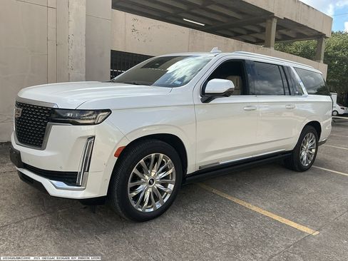 Used 2021 Cadillac Escalade ESV Premium Luxury w/ Driver Assist Tech Package AWD/4WD image 4