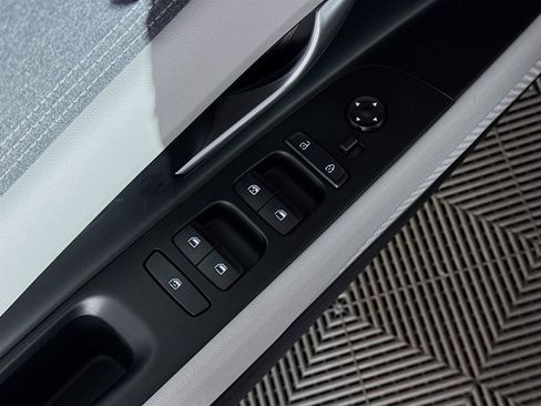 New 2026 Hyundai Elantra Limited FWD image 20
