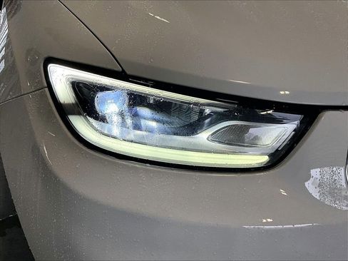 Used 2023 Chrysler Pacifica Limited image 32