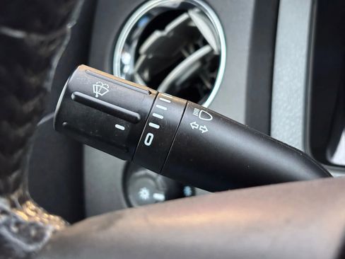 Used 2011 Ford F150 XLT w/ XLT Convenience Pkg image 40