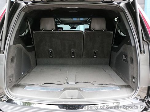 Used 2024 Cadillac Escalade ESV V AWD/4WD image 8
