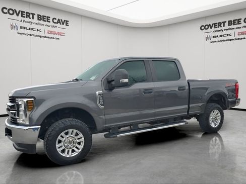 Used 2019 Ford F250 XL w/ STX Appearance Package image 4
