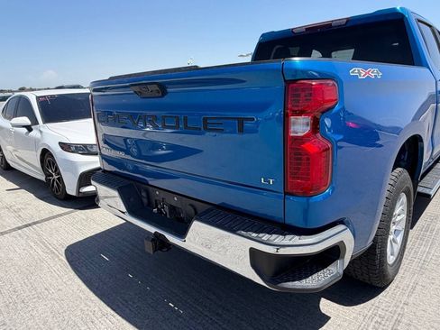 Used 2022 Chevrolet Silverado 1500 LT AWD/4WD image 4