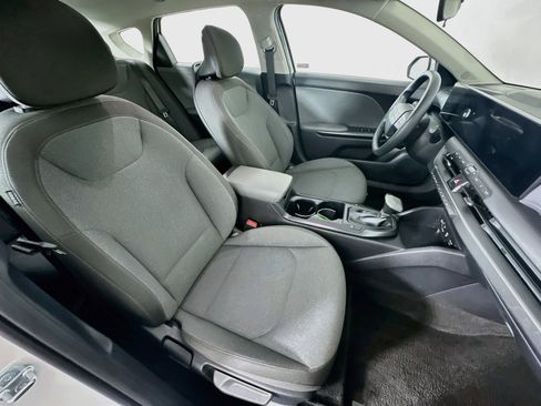Used 2025 Kia K4 FWD image 31