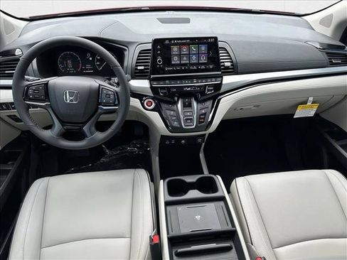 New 2026 Honda Odyssey Touring image 15