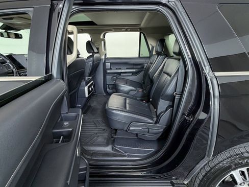 Used 2022 Ford Expedition Max XLT image 8