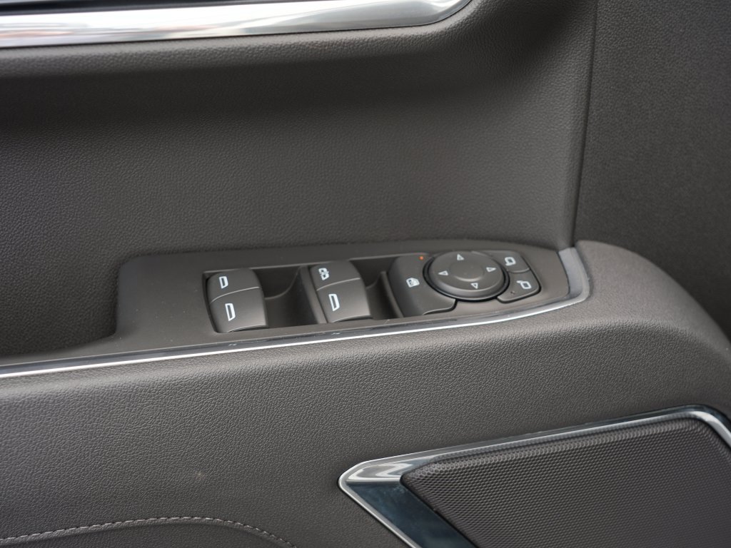 Certified 2025 Chevrolet Silverado 1500 LT AWD/4WD image 18