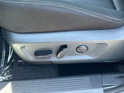 Used 2025 Nissan Rogue SV FWD image 22