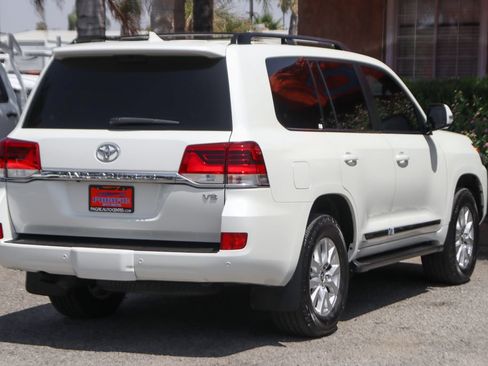 Used 2018 Toyota Land Cruiser AWD/4WD image 12