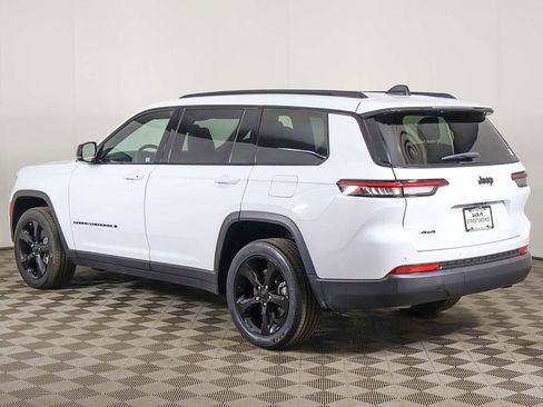 Used 2023 Jeep Grand Cherokee L Altitude image 9