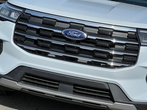 New 2026 Ford Explorer Active AWD/4WD image 3