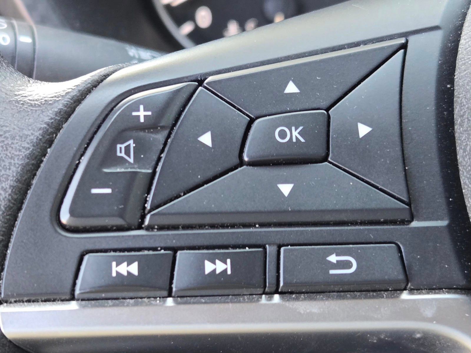Used 2023 Nissan Sentra SV FWD image 24