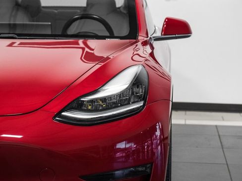 Used 2018 Tesla Model 3 Long Range image 48