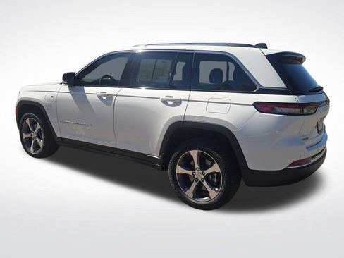 Used 2023 Jeep Grand Cherokee 4WD 4xe image 3