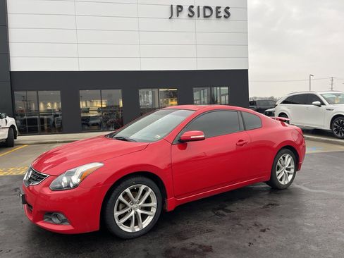 Used 2010 Nissan Altima 3.5 SR w/ Leather Pkg image 1