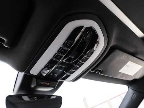 Used 2020 Porsche Macan S AWD/4WD image 29