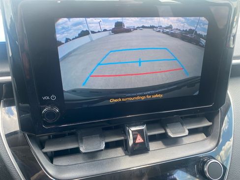 Used 2023 Toyota Corolla LE FWD image 23