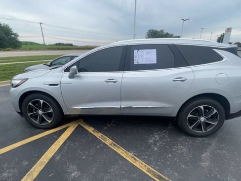Used 2020 Buick Enclave Essence w/ Sound and Sites Package AWD/4WD image 7