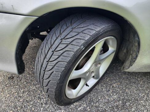 Used 2001 MAZDA MX-5 Miata RWD image 9