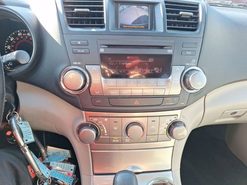 Used 2011 Toyota Highlander 2WD image 27