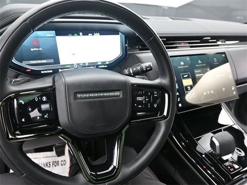 Used 2025 Land Rover Range Rover Sport Dynamic SE image 13