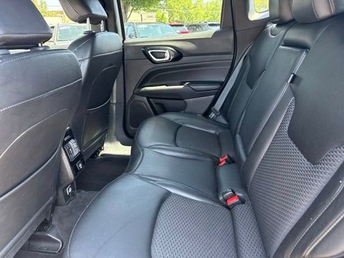 Used 2022 Jeep Compass Latitude AWD/4WD image 17