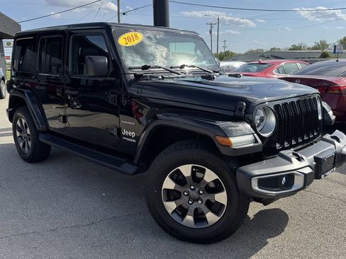 Used 2018 Jeep Wrangler Unlimited Sahara AWD/4WD image 2