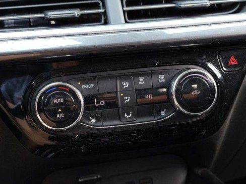 Used 2024 Chevrolet Trax ACTIV w/ Sunroof Package image 14