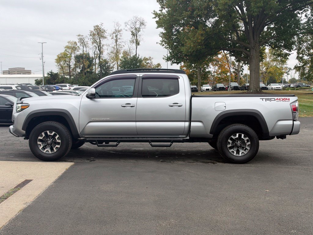 Used 2022 Toyota Tacoma TRD Off-Road w/ TRD Premium Off Road Package AWD/4WD image 8