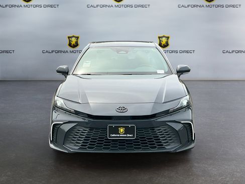 Used 2025 Toyota Camry SE image 8