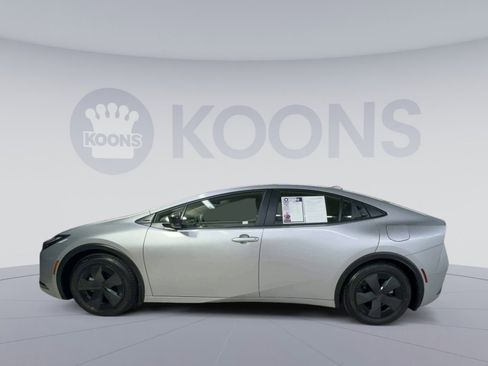 Used 2024 Toyota Prius Prime FWD image 7