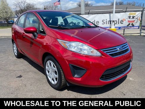 Used 2012 Ford Fiesta SE FWD image 1