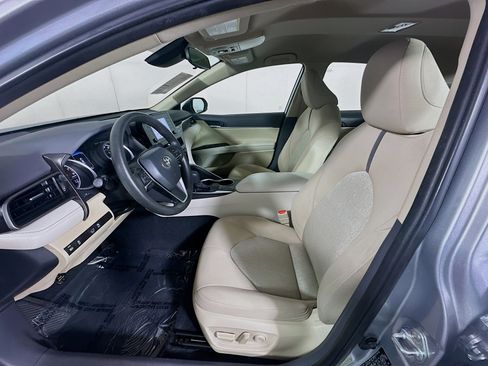 Used 2023 Toyota Camry LE image 12